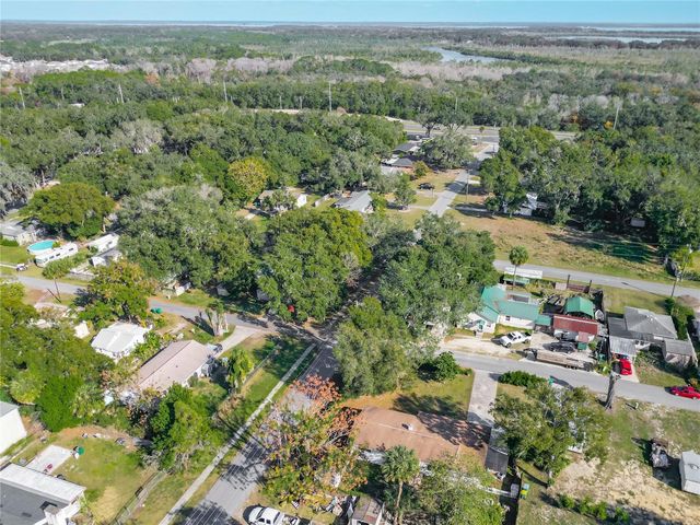 114 PARK AVENUE, Fruitland Park, FL 34731