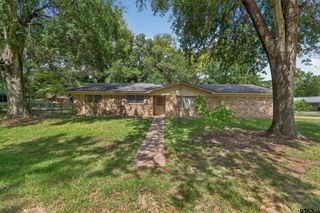 2206 Robbins Cir, Jacksonville, TX 75766