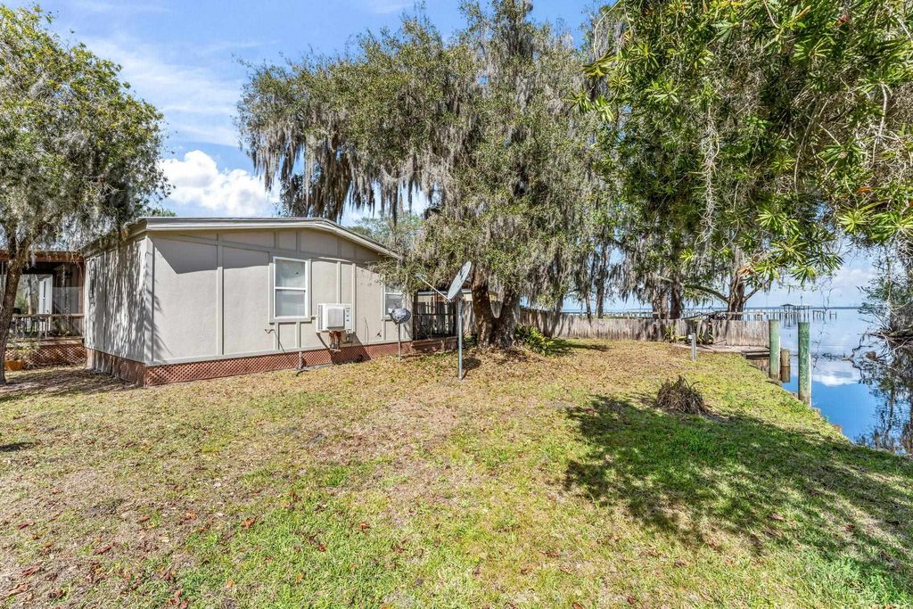 104 Creek Lane, Palatka, FL 32177