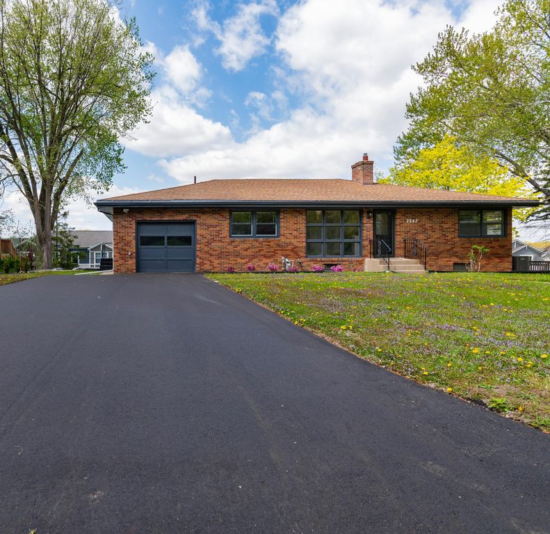 2843 Churchill Street, Roseville, MN 55113 — photo 2
