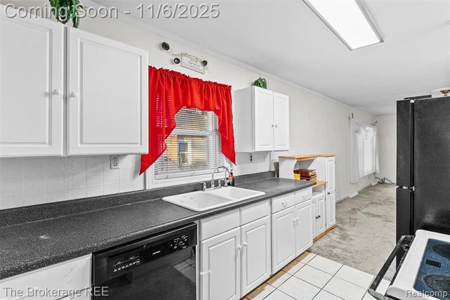 1140 Round Lake Road, White Lake, MI 48386