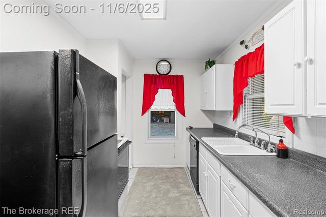 1140 Round Lake Road, White Lake, MI 48386