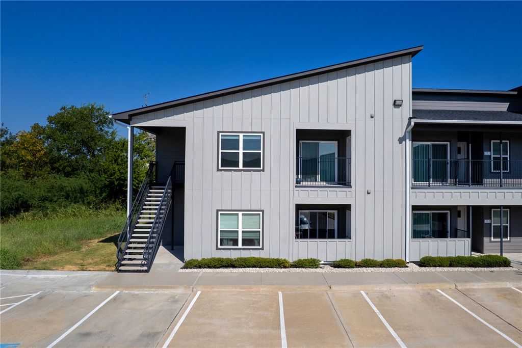 1326 Prairie Drive 223, Bryan, TX 77803 — photo 2