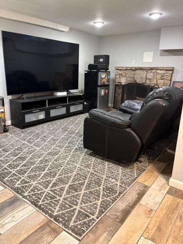 2093 Fremont Avenue E, Saint Paul, MN 55119
