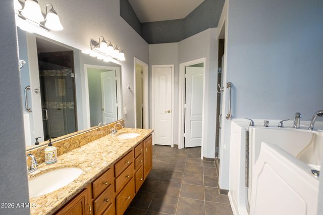 5708 W ABRAHAM Lane, Glendale, AZ 85308