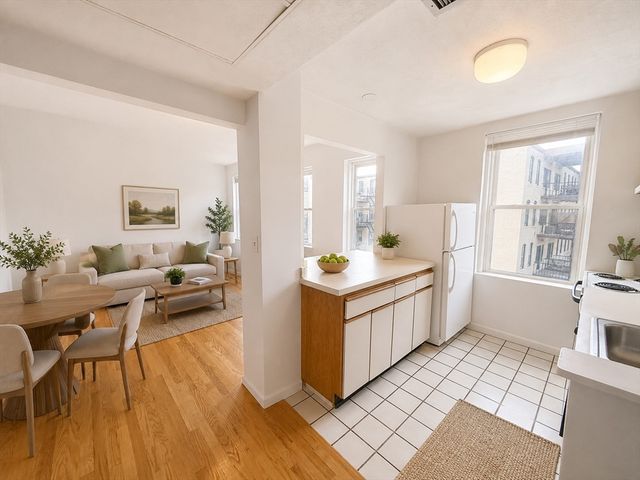 1423 Commonwealth Avenue 303, Boston, MA 02135
