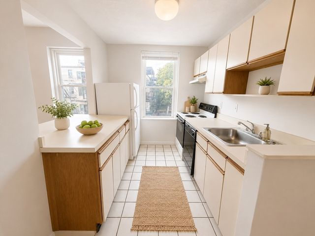 1423 Commonwealth Avenue 303, Boston, MA 02135