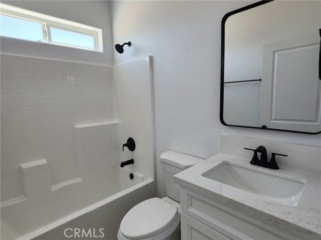 21053 Huasna Road, Apple Valley, CA 92307