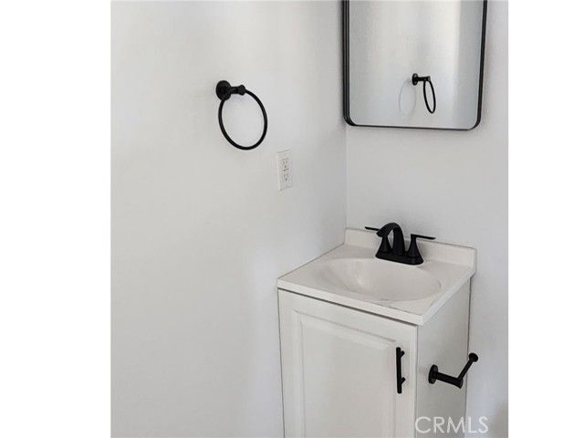 21053 Huasna Road, Apple Valley, CA 92307