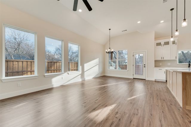 2218 Water Crest Lane, Glenn Heights, TX 75154