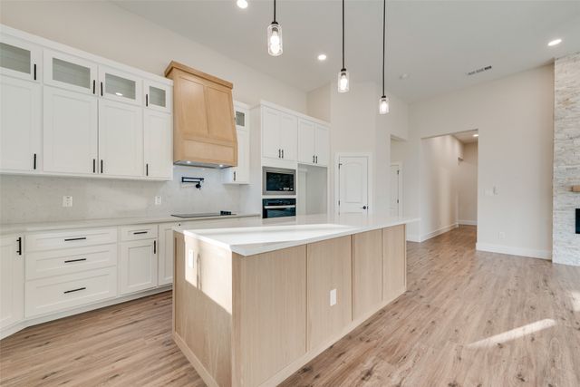 2218 Water Crest Lane, Glenn Heights, TX 75154