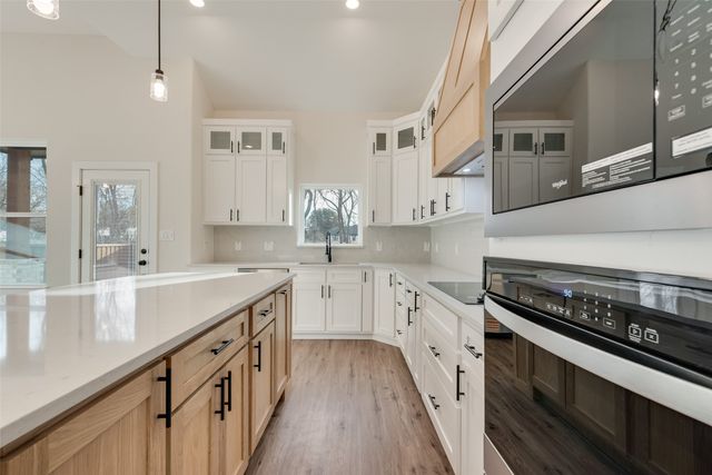 2218 Water Crest Lane, Glenn Heights, TX 75154