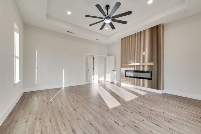 2218 Water Crest Lane, Glenn Heights, TX 75154