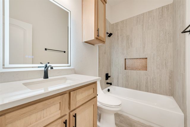 2218 Water Crest Lane, Glenn Heights, TX 75154