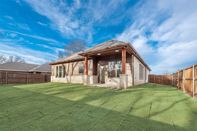 2218 Water Crest Lane, Glenn Heights, TX 75154