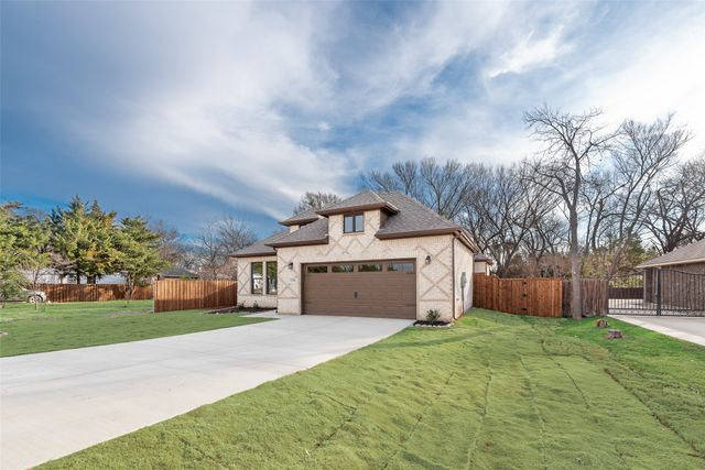 2218 Water Crest Lane, Glenn Heights, TX 75154