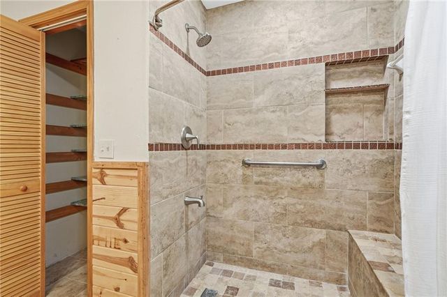 946 Laurel Circle, Blue Ridge, GA 30513