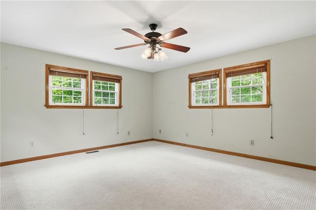 946 Laurel Circle, Blue Ridge, GA 30513