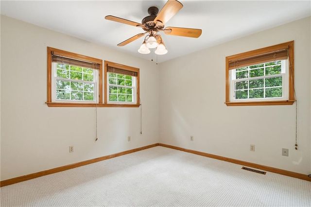 946 Laurel Circle, Blue Ridge, GA 30513