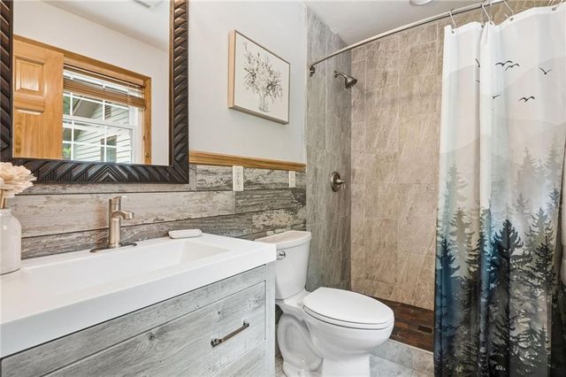 946 Laurel Circle, Blue Ridge, GA 30513