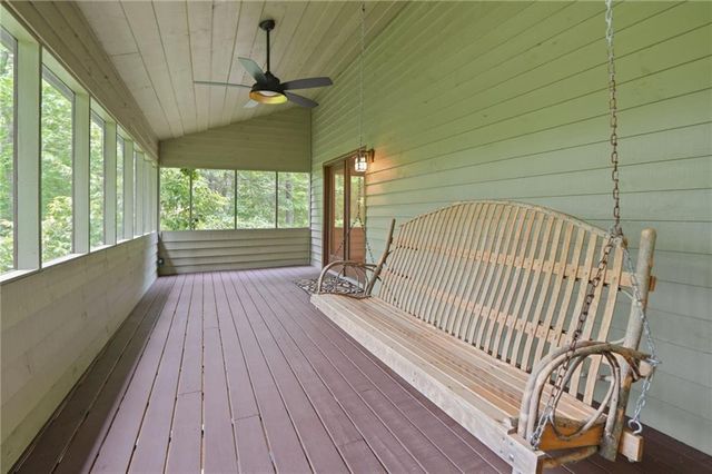 946 Laurel Circle, Blue Ridge, GA 30513