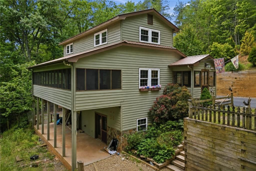 946 Laurel Circle, Blue Ridge, GA 30513