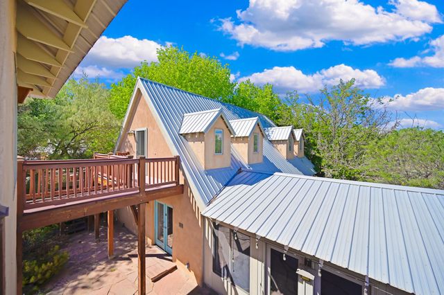60 Desert Willow Road, Corrales, NM 87048