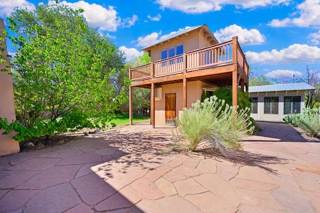 60 Desert Willow Road, Corrales, NM 87048