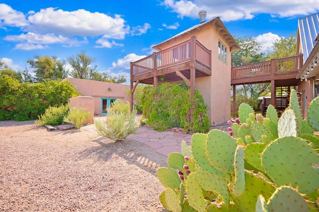 60 Desert Willow Road, Corrales, NM 87048