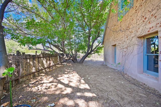 60 Desert Willow Road, Corrales, NM 87048