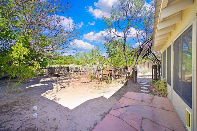 60 Desert Willow Road, Corrales, NM 87048