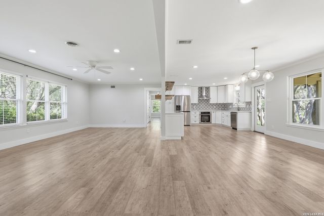 100 FLEETWOOD DR, San Antonio, TX 78232