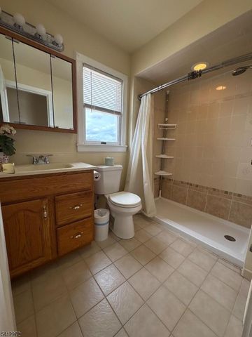 5 Hamilton Ave, Kearny Town, NJ 07032