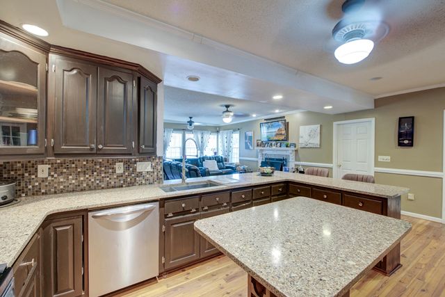 1639 Central Avenue, Summerville, SC 29483