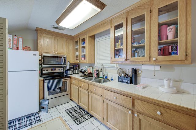 1639 Central Avenue, Summerville, SC 29483