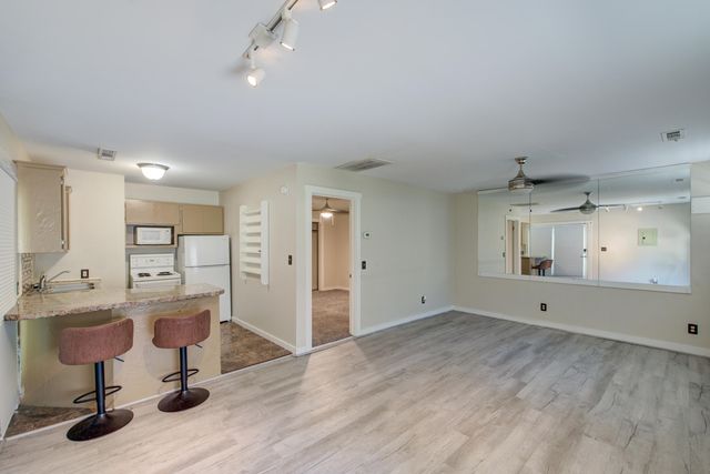 1639 Central Avenue, Summerville, SC 29483