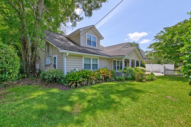 1639 Central Avenue, Summerville, SC 29483