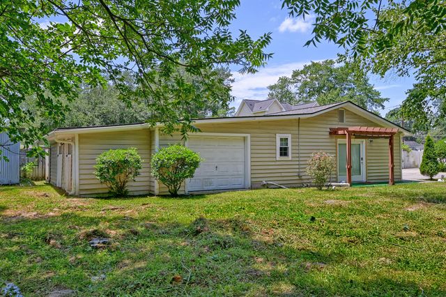 1639 Central Avenue, Summerville, SC 29483
