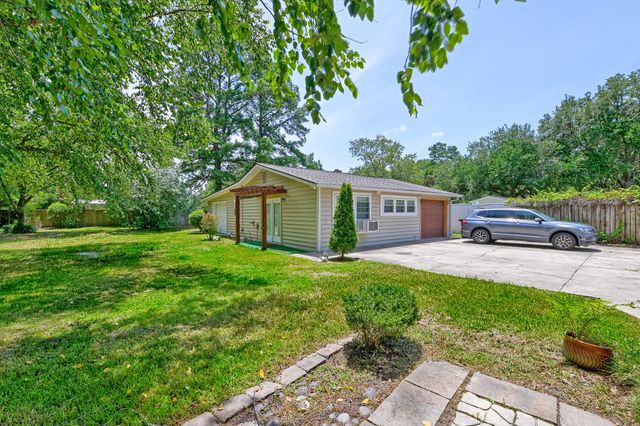 1639 Central Avenue, Summerville, SC 29483