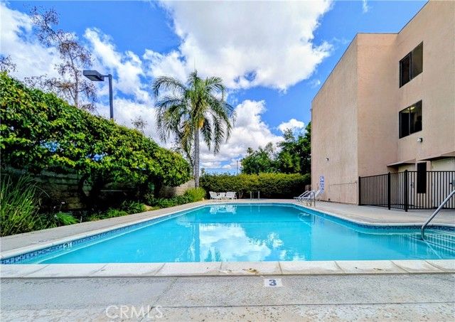 6815 Remmet 222, Canoga Park (los Angeles), CA 91303