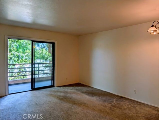 6815 Remmet 222, Canoga Park (los Angeles), CA 91303