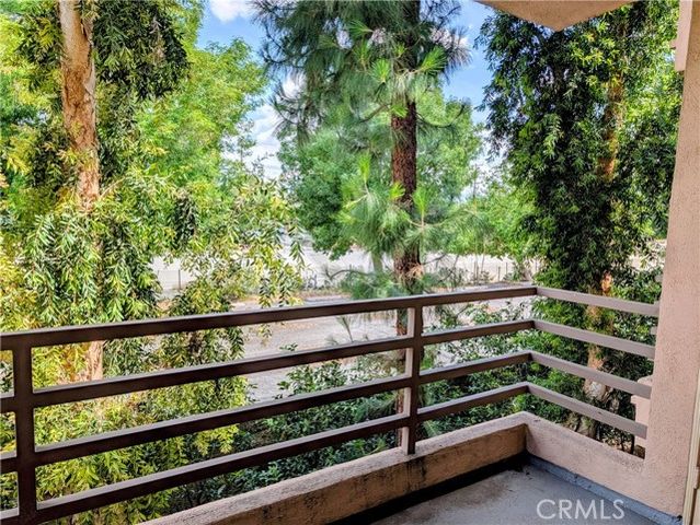 6815 Remmet 222, Canoga Park (los Angeles), CA 91303