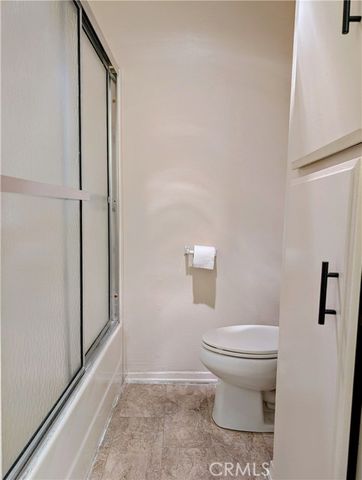 6815 Remmet 222, Canoga Park (los Angeles), CA 91303