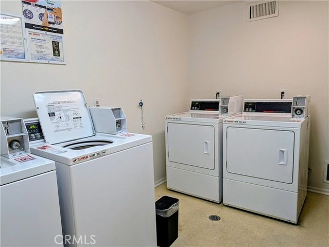 6815 Remmet 222, Canoga Park (los Angeles), CA 91303