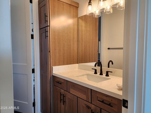 1864 E NEW RIVER Road, Phoenix, AZ 85086