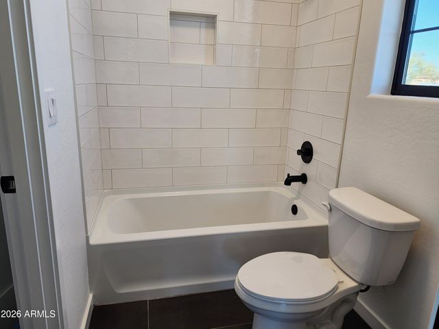 1864 E NEW RIVER Road, Phoenix, AZ 85086