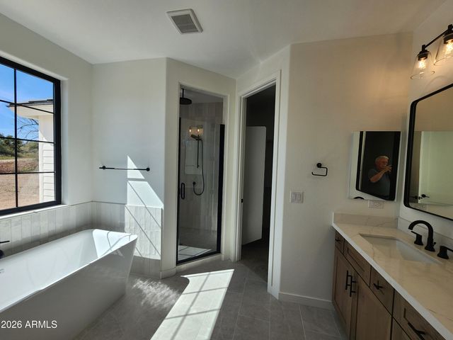 1864 E NEW RIVER Road, Phoenix, AZ 85086