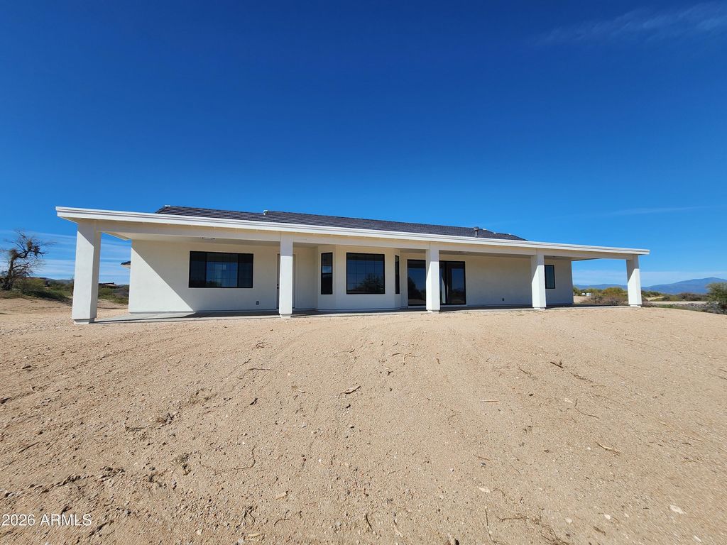 1864 E NEW RIVER Road, Phoenix, AZ 85086 — photo 2