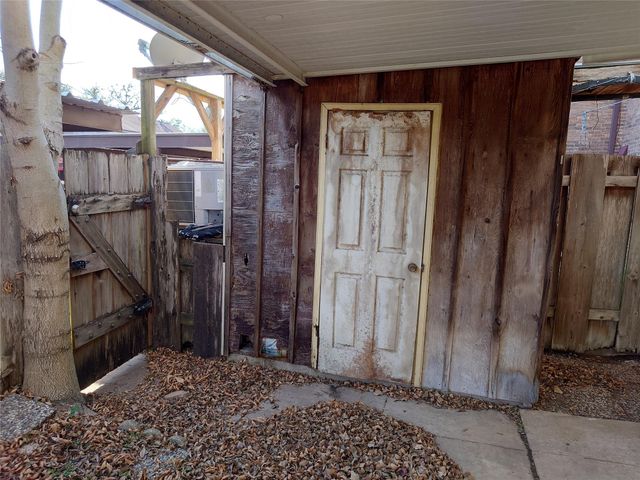 10546 Hammerly Boulevard 323, Houston, TX 77043