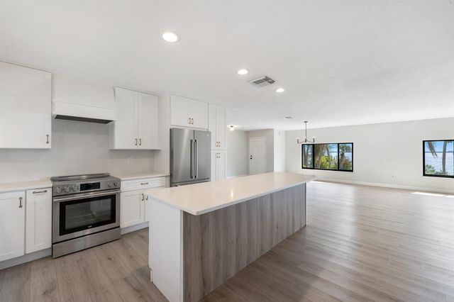 4003 S Indian River Drive, Fort Pierce, FL 34982